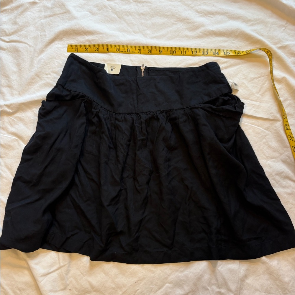 Old Navy flowy skirt size 6 NWT
